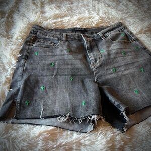 Women’s Gray Embroidered Cactus Judy Blue Denim Shorts 1XL